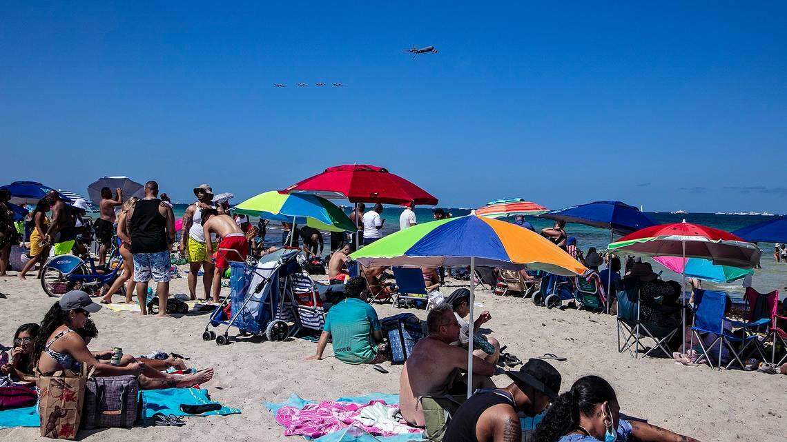 Miami tiene una de las tasas de COVID-19 más altas del país. ¿Perjudicará el virus al turismo de verano?