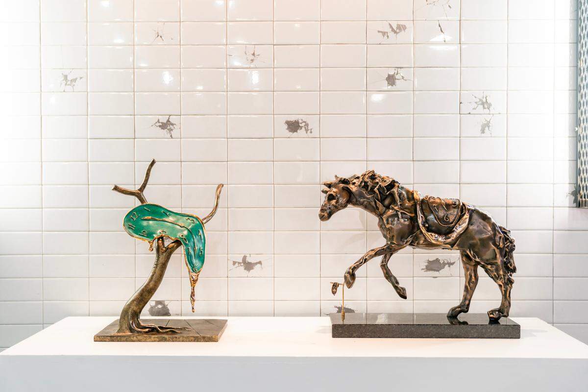 El clásico símbolo daliniano del tiempo ocupa un lugar destacado en las paredes del museo y en esculturas como ‘Caballo ensillado con el tiempo’, ‘Nobleza del tiempo’, ‘Perfil del tiempo’ y ‘Danza del Tiempo II’.