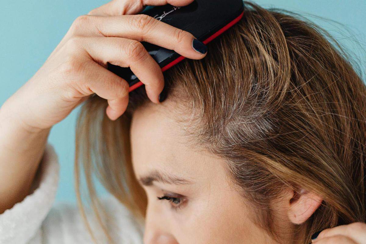 Un cabello sano y bonito empieza por cuidar el cuero cabelludo.