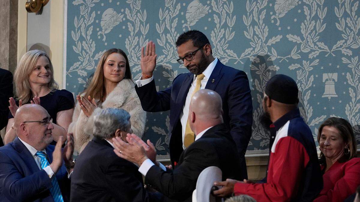 El director del FBI, Kash Patel, confirmó la noche del martes que uno de los terroristas responsables del asesinato de los 13 soldados estadounidenses durante la retirada de las tropas en Afganistán ha sido extraditado a Estados Unidos.