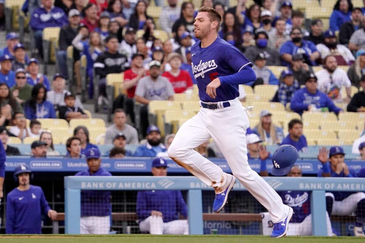 Con una poderosa ofensiva que incluye al recién adquirido Freddie Freeman, y con un pitcheo abridor y relevista de calidad, los Dodgers de Los Angeles salen como lógicos favoritos para ganar el Oeste y ser campeón de la Nacional para avanzar a la Serie Mundial.