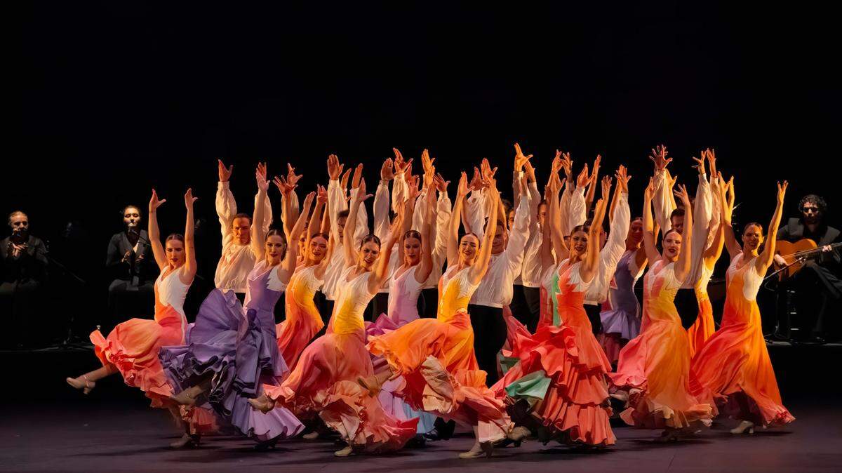 Los bailarines de Ballet Nacional de España en “Tributo a Mario Maya: De lo Flamenco”, con coreografías de Mario Maya, Milagros Menjibar, A. Rueda “Toná”, Rafaela Carrasco, Isabel Bayón y Manuel Marín.