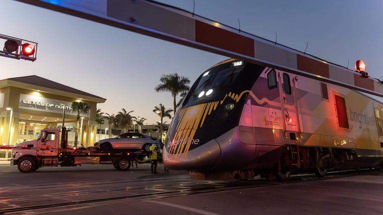Peatón fallece al ser atropellado por un tren en Broward