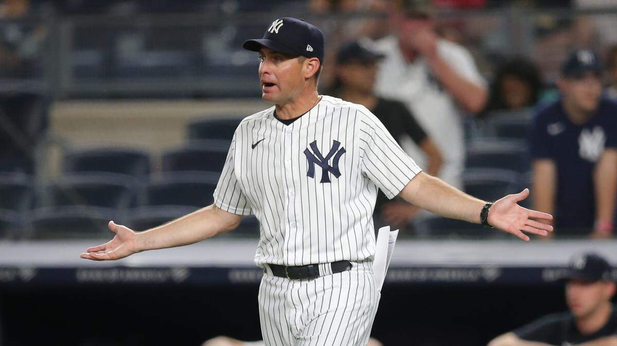 Carlos Mendoza Mendoza pasó las últimas cuatro temporadas como el entrenador de banca de los Yankees bajo el mando de Aaron Boone. Reemplazará a Buck Showalter, quien fue despedido por los Mets al final de la campaña anterior.