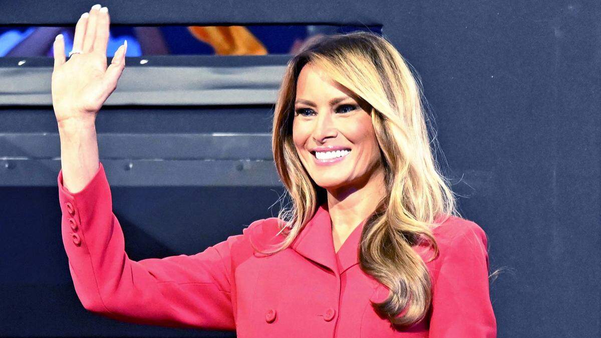 Melania Trump, esposa del expresidente estadounidense Donald Trump, aparece durante la convención republicana en Milwaukee, Wisconsin, Estados Unidos, el 18 de julio de 2024. 