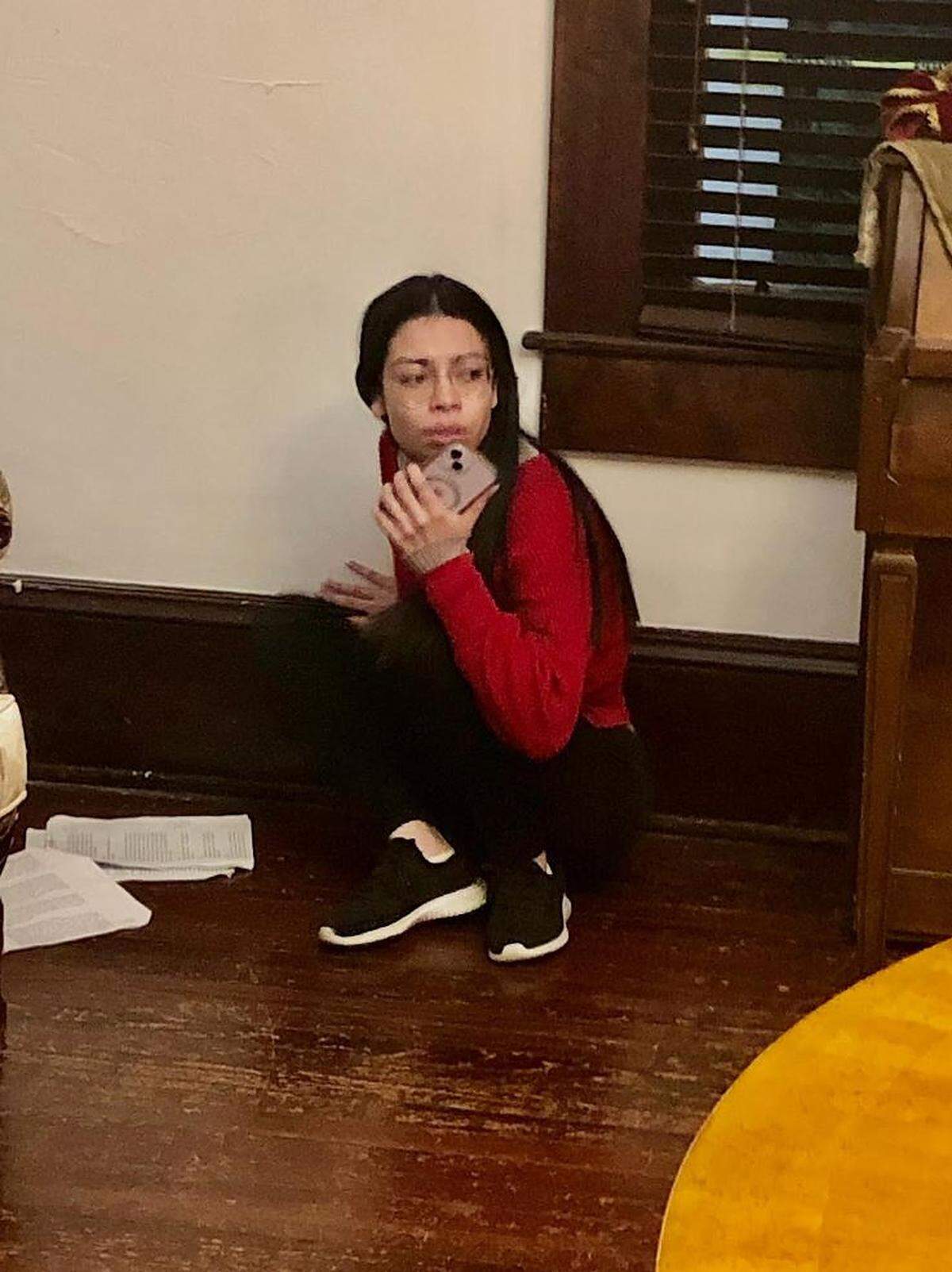 Ariadna González en un momento de “El Puente”, que podrá ser vista durante todo el mes de marzo como parte del mismo ciclo de teatro.
