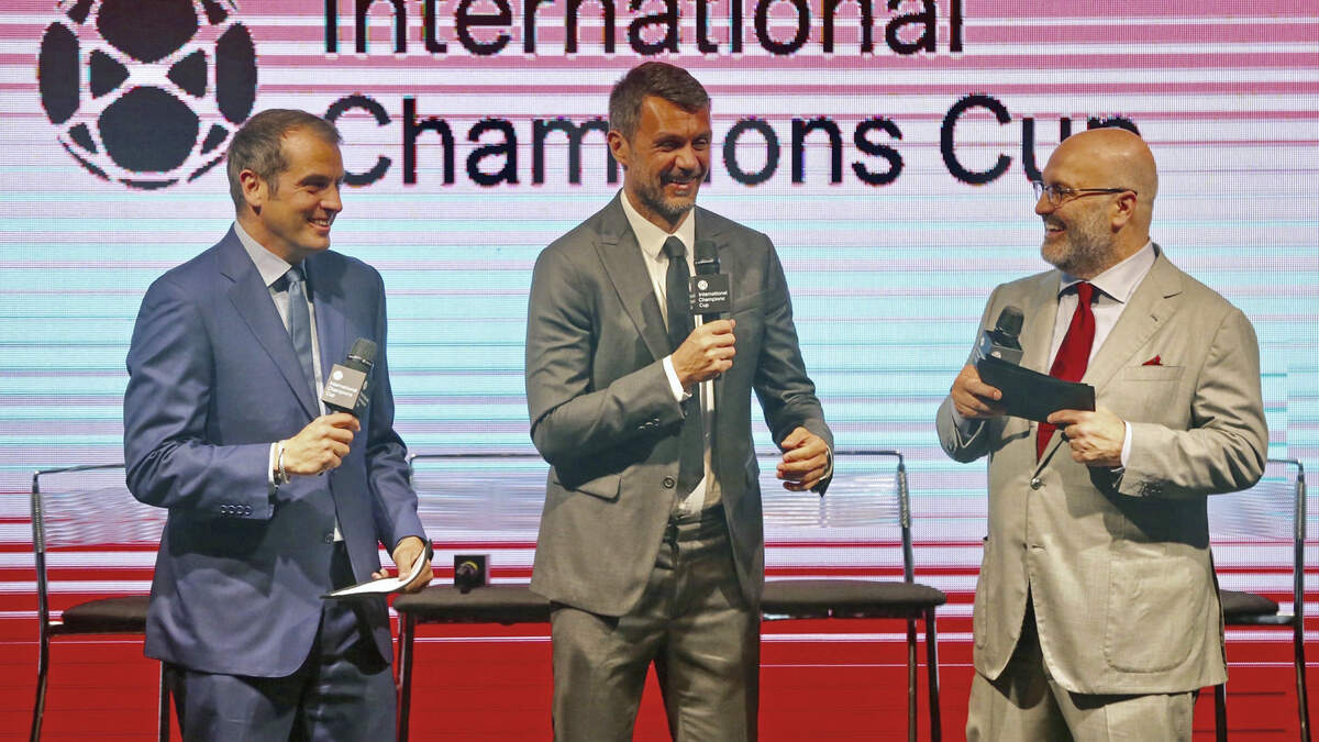 El talento de ESPN Max Bretos, la leyenda del Milan Paolo Maldini y el presidente ejecutivo de Relevent Sports Charlie Stillitano presentan a los 18 equipos que jugarán en la Copa Internacional de Campeones internacional, en la conferencia celebrada el 18 de abril de 2018 en el Hard Rock Stadium, en Miami Gardens, Florida.