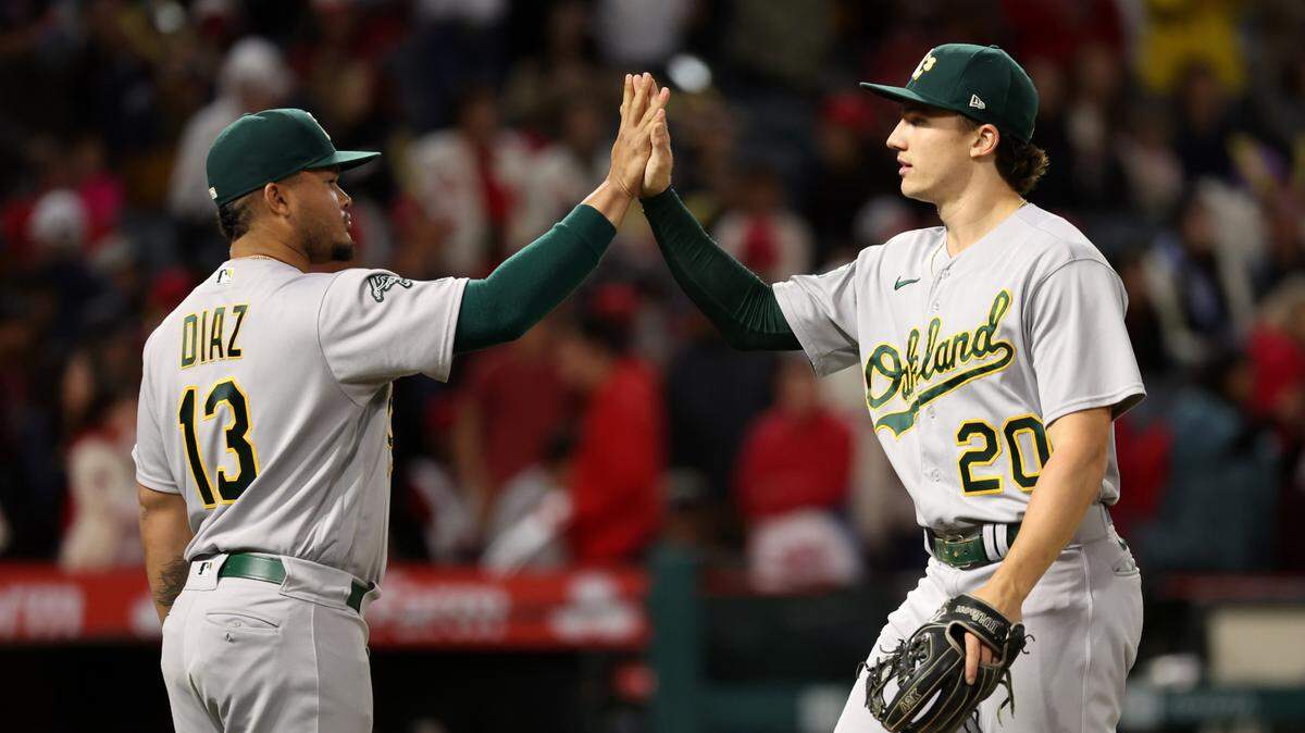 La reubicación de los Atléticos de Oakland a Las Vegas fue aprobada de forma unánime el jueves por los dueños de los equipos de las Grandes Ligas, en la primera mudanza de una franquicia desde el 2005.