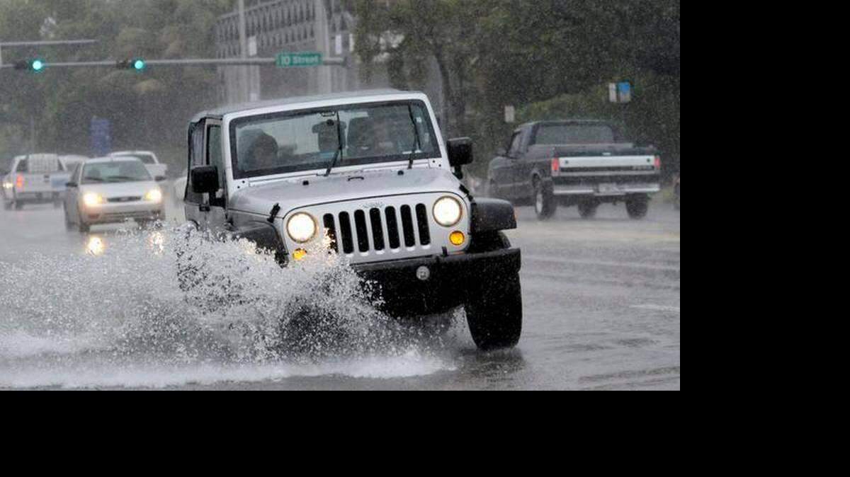 Para el lunes, martes y miércoles, hay un 60 por ciento de posibilidad de chubascos, quizás con tormentas. Es posible que las temperaturas estén en torno a los 80 grados Fahrenheit.