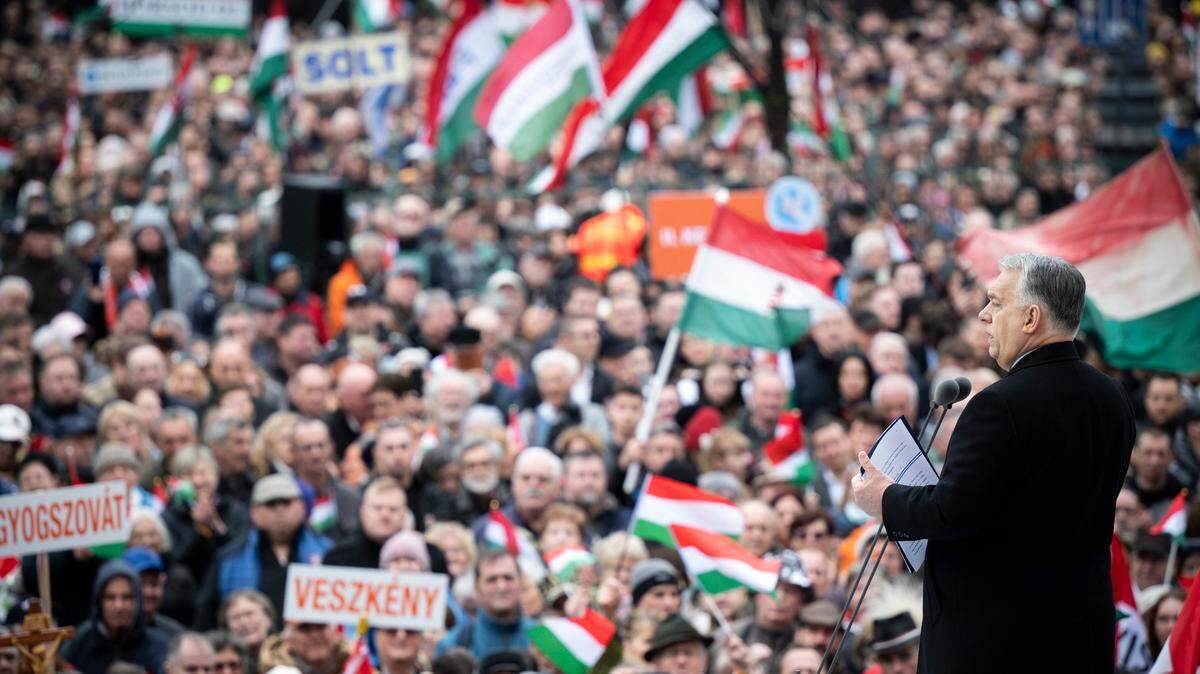 El primer ministro Viktor Orbán habla en ocasión de la fiesta nacional de Hungría en Budapest, el 15 de marzo de 2025. 