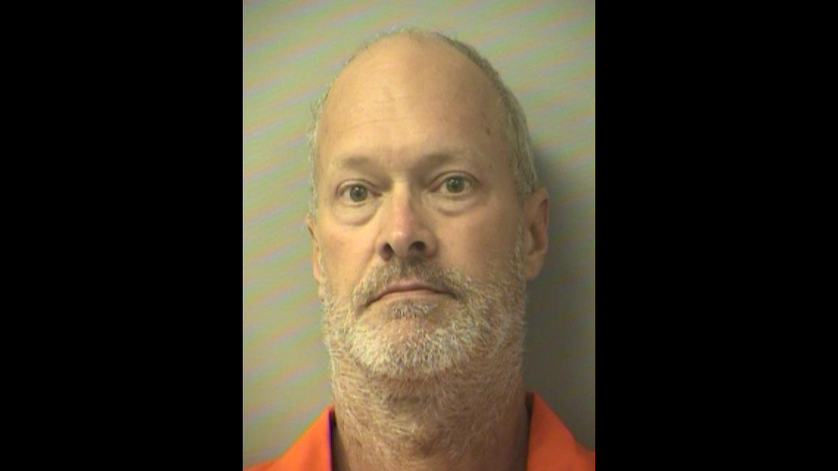 John Stapleton, de 60 años, fue arrestado el jueves.