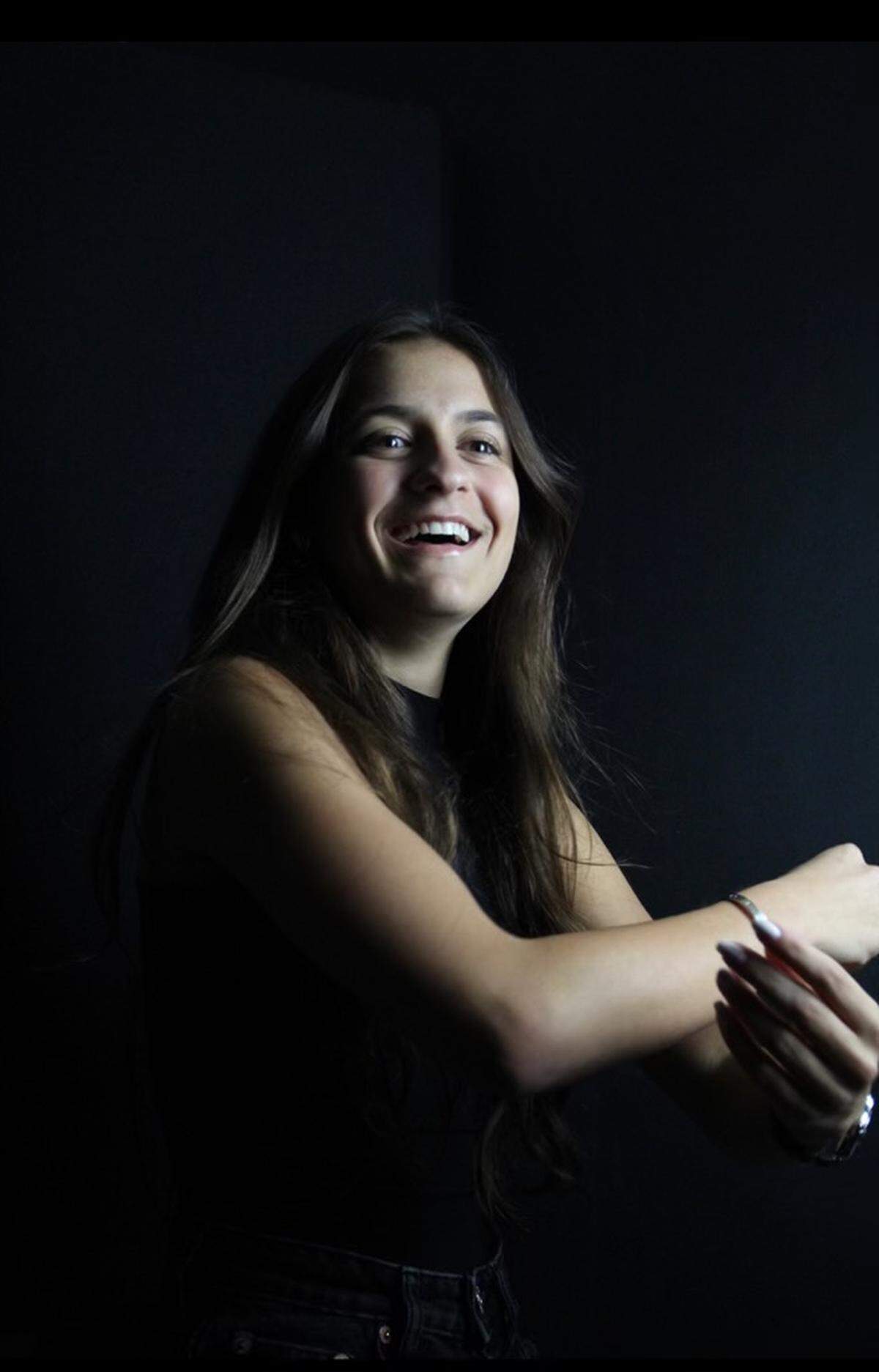 Lulu de la Peña comparte su experiencia en la Web3, como mujer y miembro de la generación Z, en la conferencia MiamiWeb3.