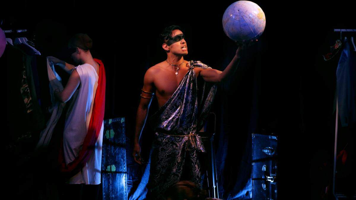 El espectáculo teatral “Federico y El Público”, dirigido por Yesler de la Cruz, se presenta este sábado en Aventura.