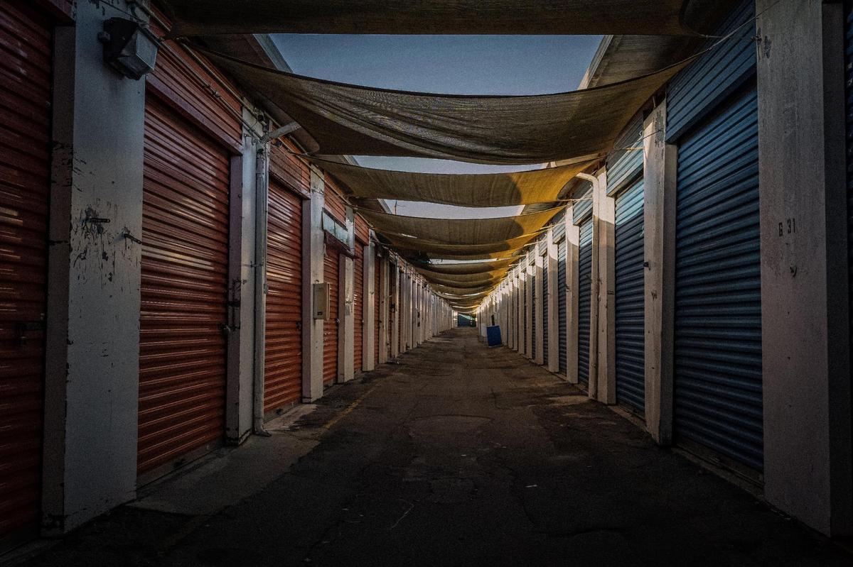 A gathering place and venue for musical performances. Redland Market Village, Homestead. This photograph is part of the exhibit “Belonging in Transit” by Venezuelan photographer Carlos “Cali” Muñoz, who won the 2023 Photography Fellowship from the HistoryMiami Museum