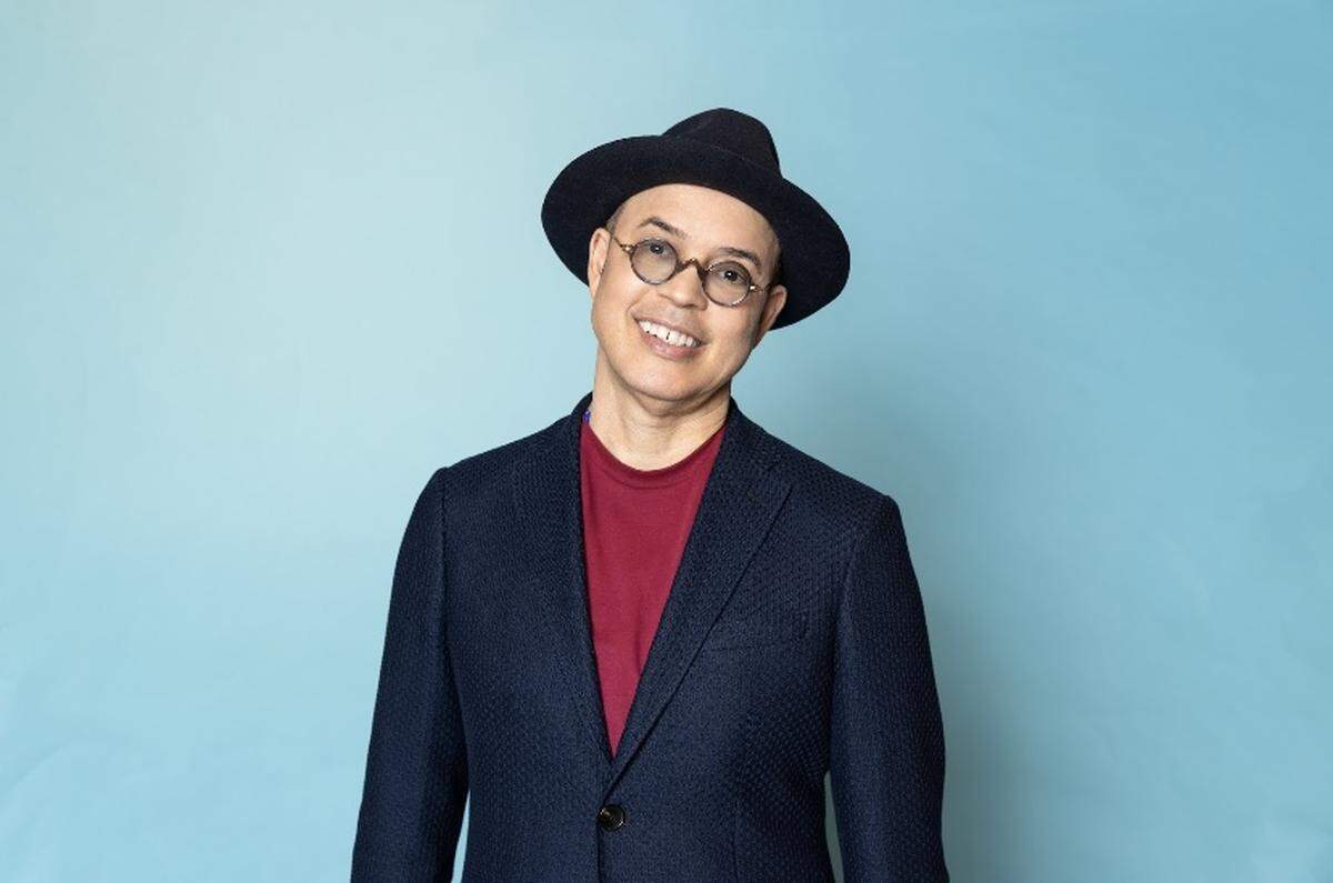 Alexis Valdés, actor, cineasta, humorista, guionista, monologuista, poeta, compositor y cantante.