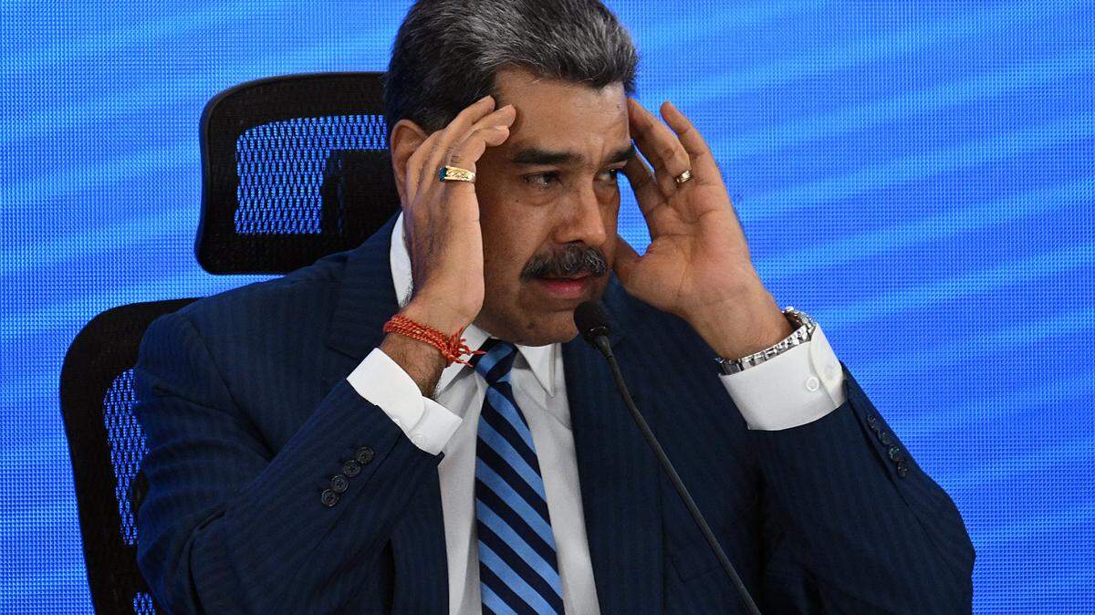 Venezuela's President Nicolas Maduro gestures during the Meeting of Jurists in Defense of International Law at the Eurobuilding Hotel in Caracas on November 14, 2025. (Photo by Federico PARRA / AFP) (Photo by FEDERICO PARRA/AFP via Getty Images)