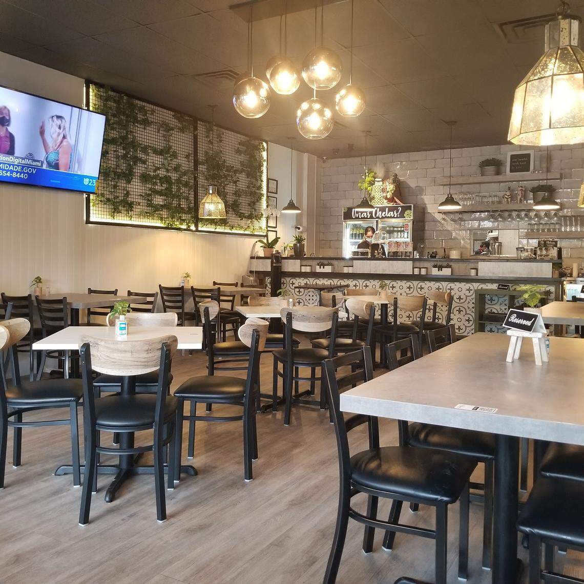 Oh Ceviche offers a cozy space in its premises located in Davie, Florida.