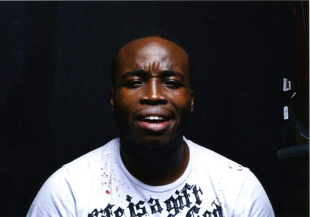 'Breathing' (2010) de Theaster Gates, es un trabajo inspirado en su interés por el budismo oriental y su relación personal de toda la vida con la música góspel tradicional.