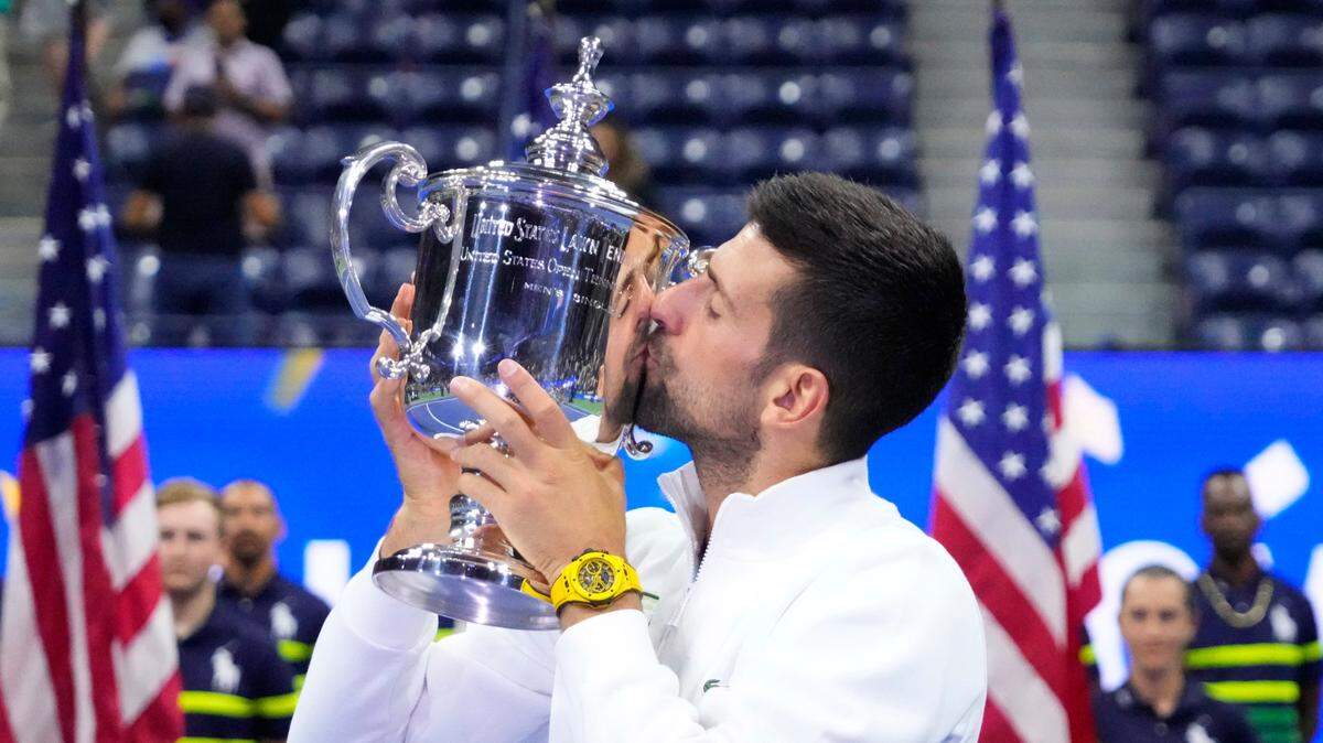 Novak Djokovic quedó un título por encima de Serena Williams, convirtiéndose en el primer jugador que acumula las 24 coronas de Grand Slam en la era abierta del tenis, la cual comenzó en 1968. Margaret Court también acumuló 24, pero 13 de sus trofeos fueron ganados antes que se permitiera la participación de los profesionales en las grandes citas.