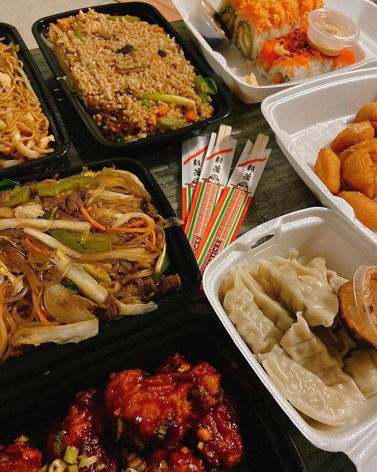 Sushi Cafe and Shilla Korean Restaurant, familiar y delicioso.