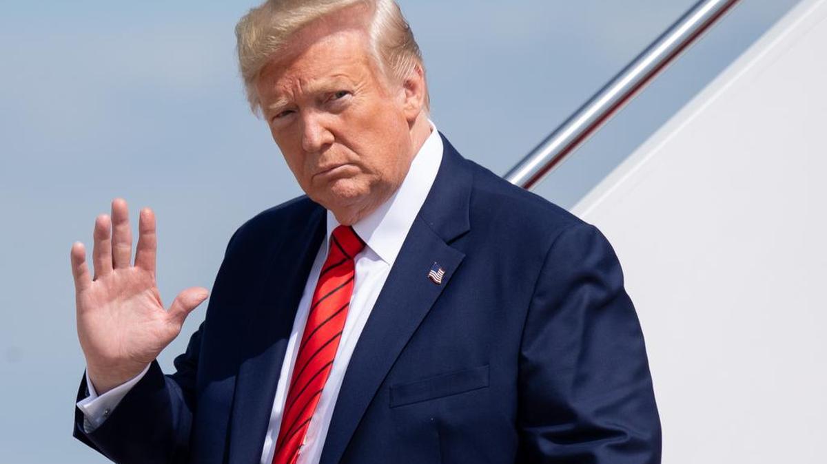 El presidente de los Estados Unidos, en la Base Conjunta Andrews en Maryland, el 26 de septiembre de 2019, después de regresar de Nueva York.