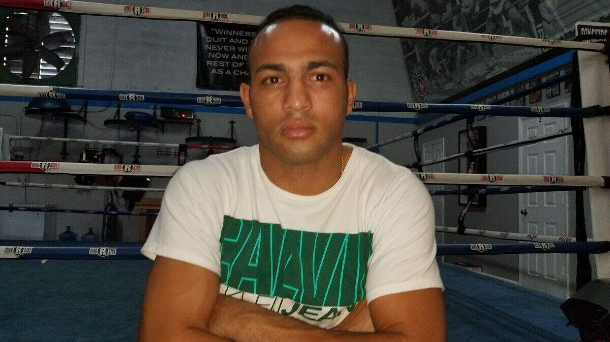Liván Navarro en un gimnasio de Miami.