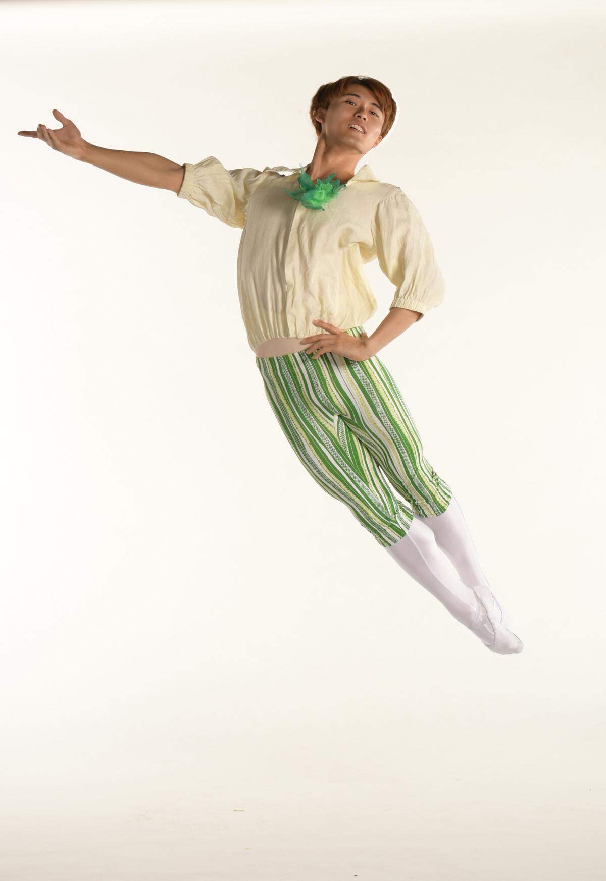 Ataru Matsuya interpreta a Chipollino.