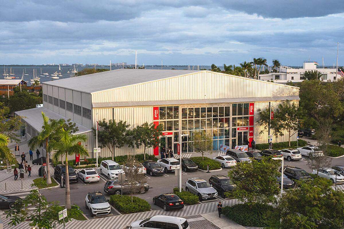 Feria Pinta Miami en The Hangar, 3385 Pan American Drive, Coconut Grove.