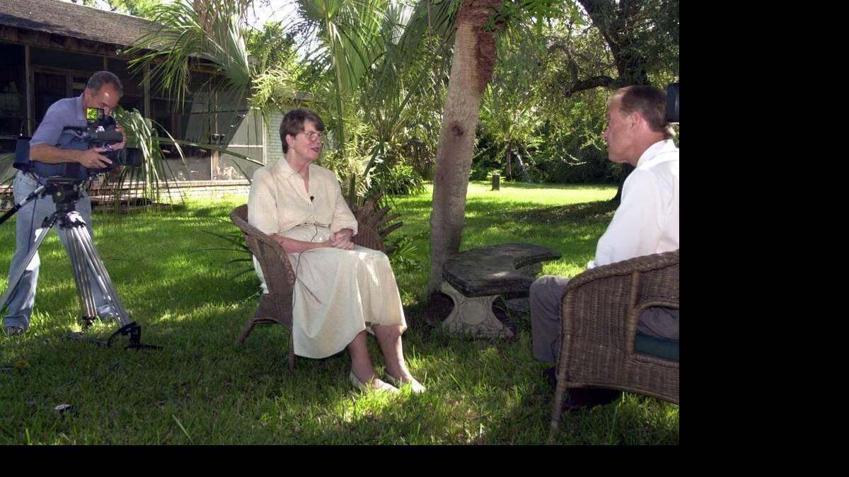 Fotografía de archivo de Janet Reno fuera de su casa en Miami.Tim Chapman- Miami Herald