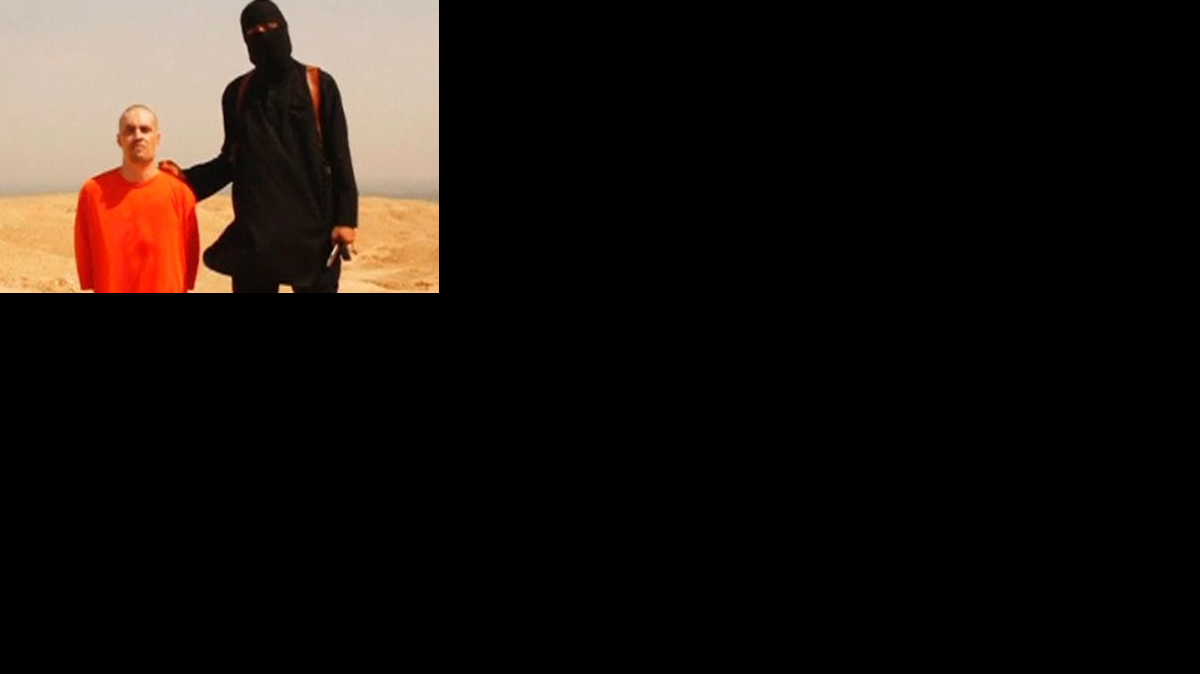 El momento en que un miembre de ISIS decapita al periodista James Foley. 