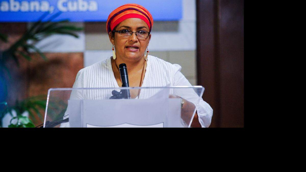 En un comunicado leído en La Habana por la insurgente “Victoria Sandino”, alias de Judith Simanca, los negociadores de las FARC señalaron que estas diez propuestas abarcan todos los temas abordados. AFP/Getty Images 