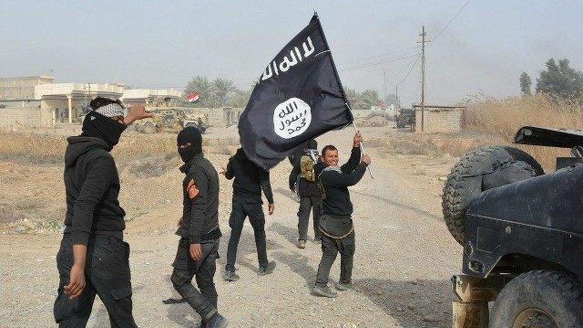 Un grupo de conbatientes del Estado Islámico.