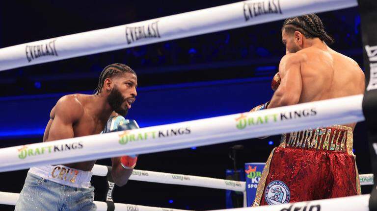 Exretador mundial cubano rumbo a subasta: la IBF aprieta el paso en las 135 libras
