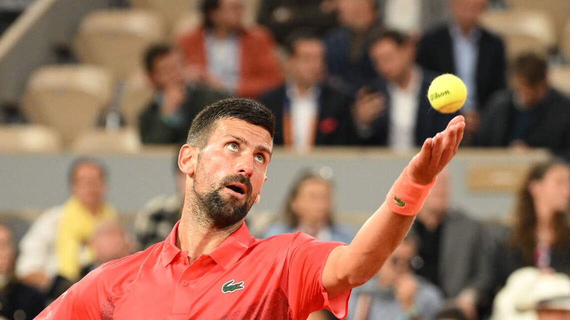 Djokovic pone al mal tiempo buena cara en su estreno en el Abierto de Francia