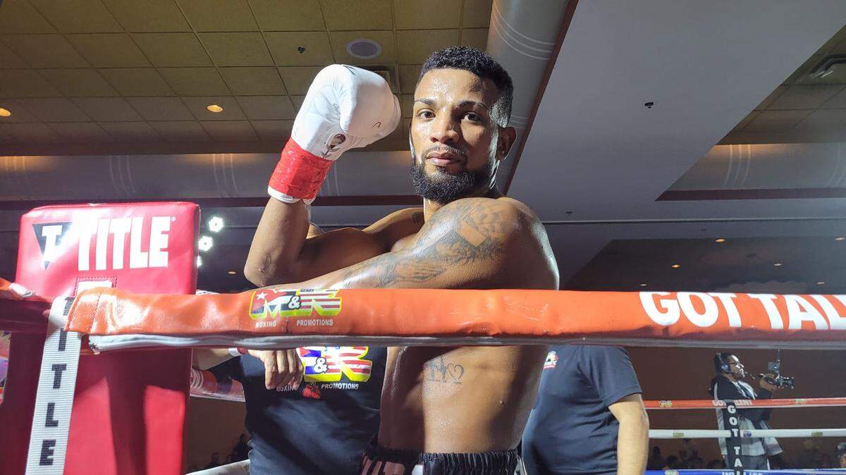 Después de una cerrada derrota por decisión unánime en Orlando ante su compatriota Kevin Brown, Idalberto Umara estaba necesitado de una victoria convincente en el peso superligero y la logró al imponerse por nocaut técnico en el cuarto asalto al colombiano Andrés García.