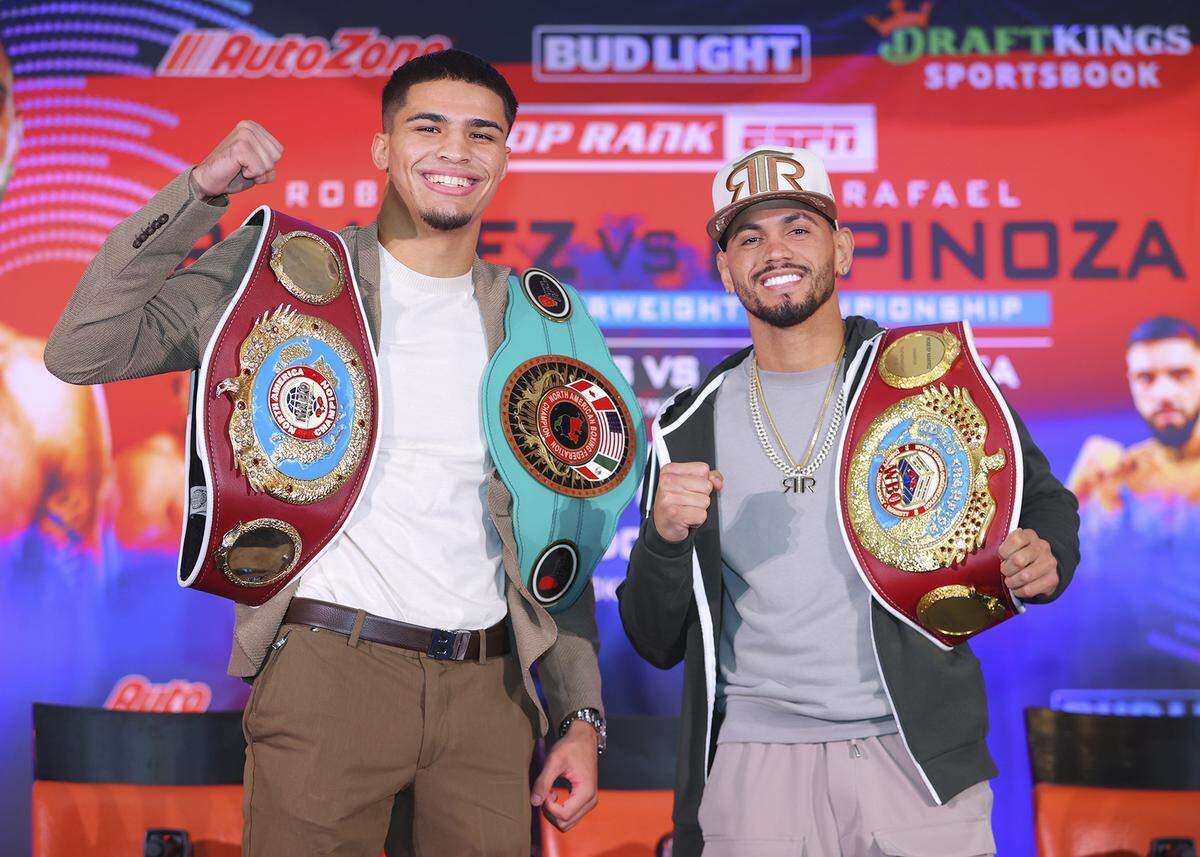 Robeisy Ramirez (der.) y Xander Zayas, las figuras cimeras de la velada de Top Rank este 9 de diciembre en el Centro Charles F. Dodge City de Pembroke Pines., Florida.