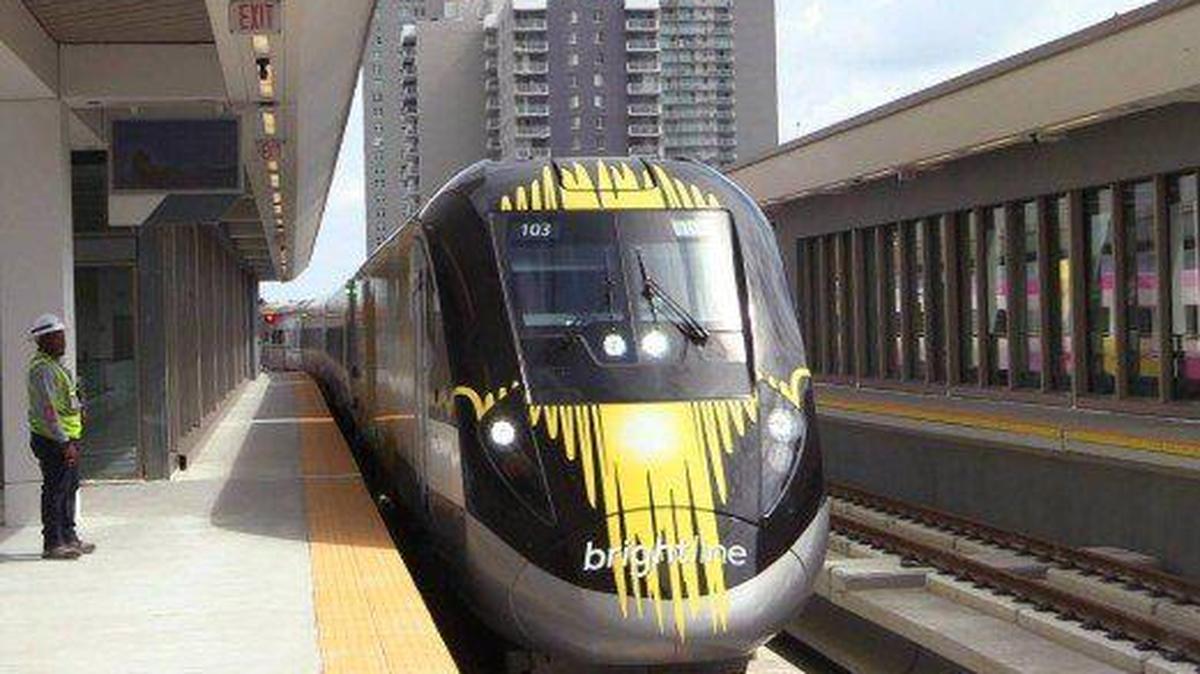 Un tren Brightline antes de que cambiara su nombre.