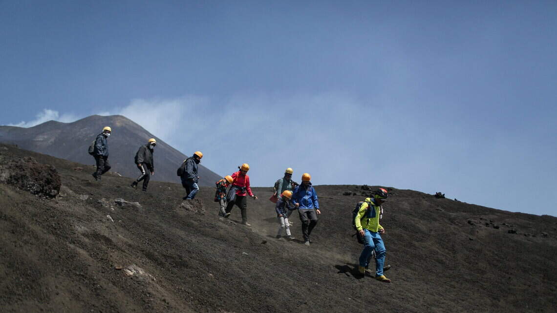 Turista estadounidense muere por un rayo mientras hacía senderismo en el monte Etna, en Sicilia