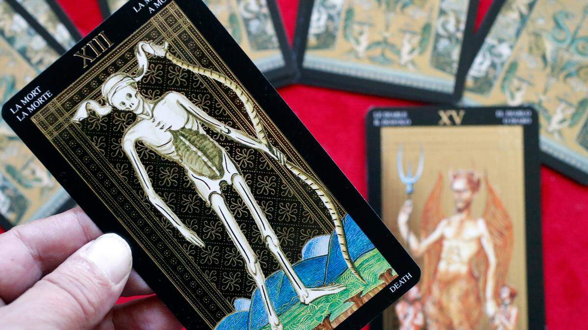 Tarot cards. Death.