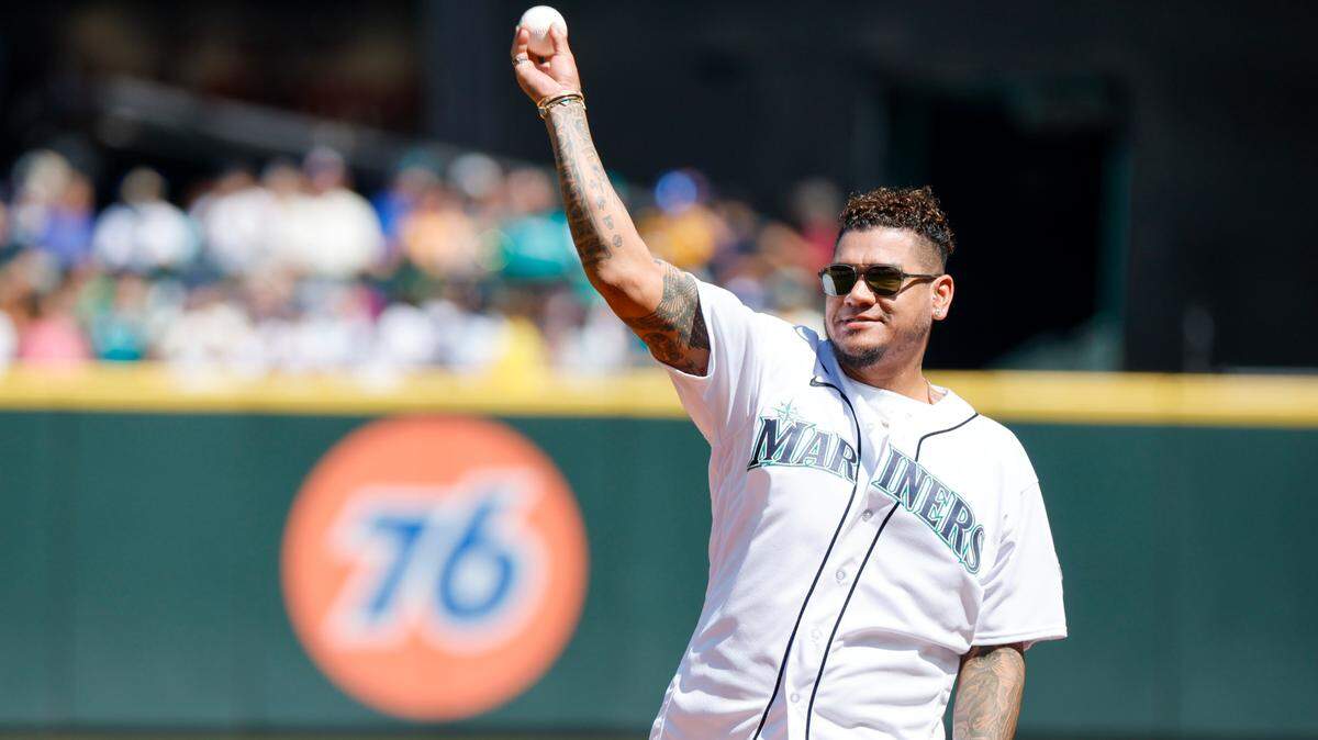 Félix Hernández lanzó durante 15 temporadas con los Marineros de Seattle y acumuló un registro de 169 victorias y 136 derrotas en 419 partidos.