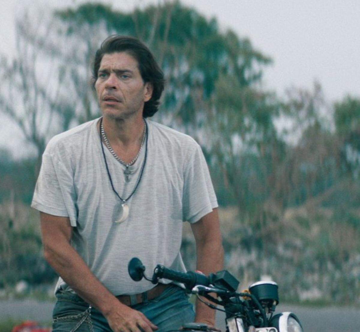 Carlos Manuel González como Leo en el largometraje “La Sombra del Sol”. 
