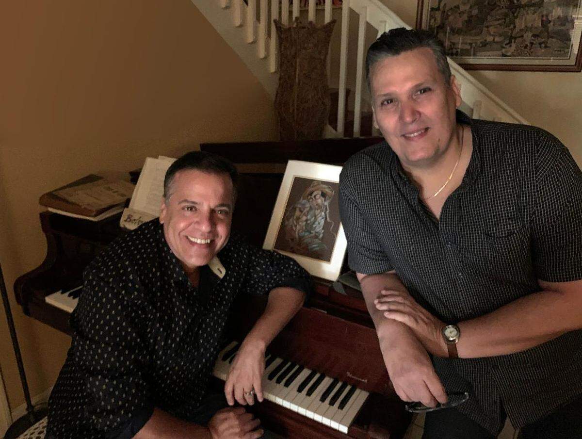 Lázaro Horta tendrá como invitado a su piano bar al artista plástico cubano Abel Quintero.
