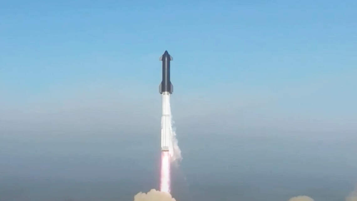 Musk anuncia que su megacohete Starship volará Marte a fines de 2026 con un robot humanoide