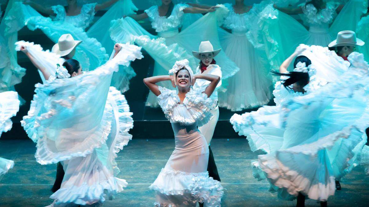 “América Viva! The Journey of Rhythm. 100 Voices” se presenta el sábado 15 de octubre en el Adrienne Arsht Center for the Performing Arts. 
