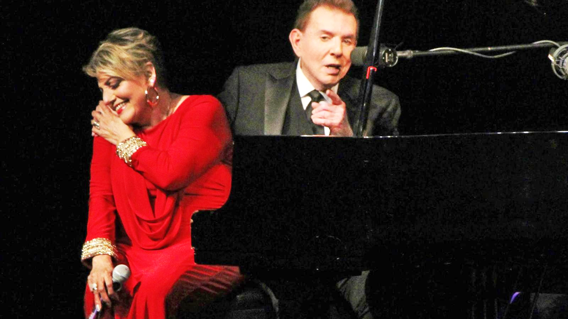 Meme Solís y Malena Burke durante el concierto que llevaron a cabo en el Ateneo de Madrid.