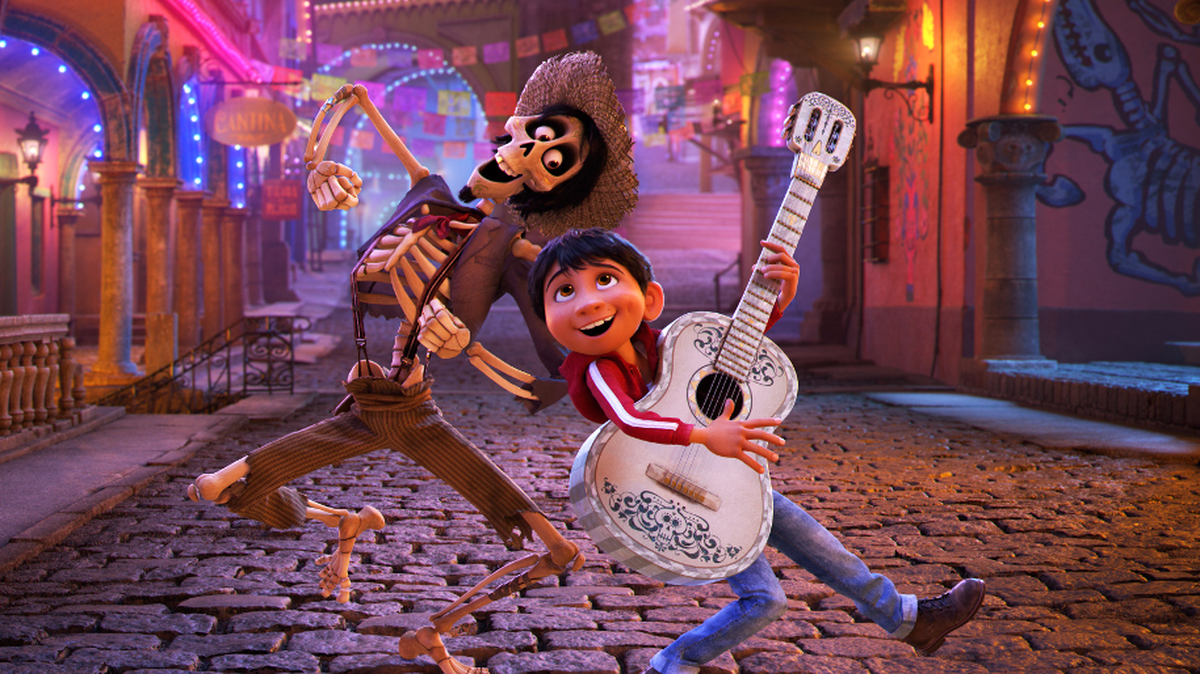 Una escena de la película animada "Coco".