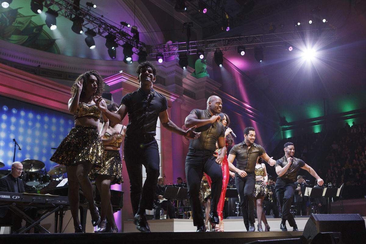 El elenco original de ‘On Your Feet’ durante su actuación en la entrega del Premio Gershwin a Gloria y Emilio Estefan.