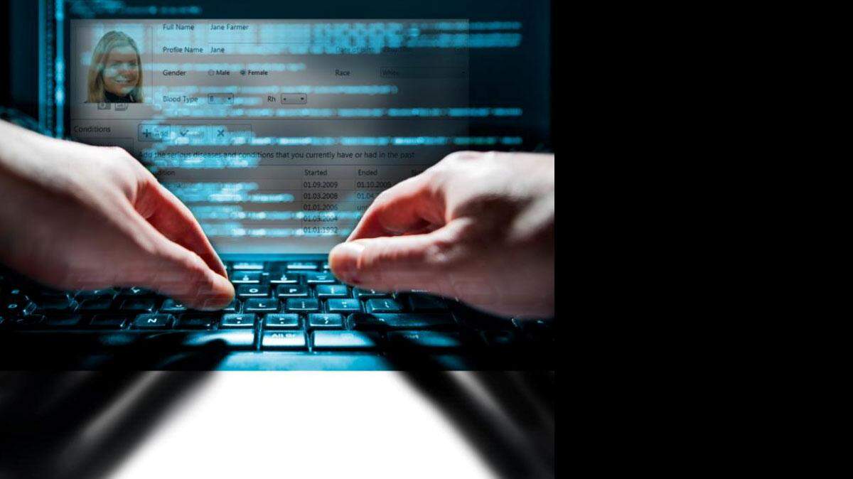 Una investigación realizada por Associated Press revrela que Policías de todo el país aprovechan los bancos de datos de sus departamentos para conseguir información personal de sus parejas, de socios comerciales, de vecinos, periodistas y para muchas otras razones que no tienen nada que ver con su trabajo.
