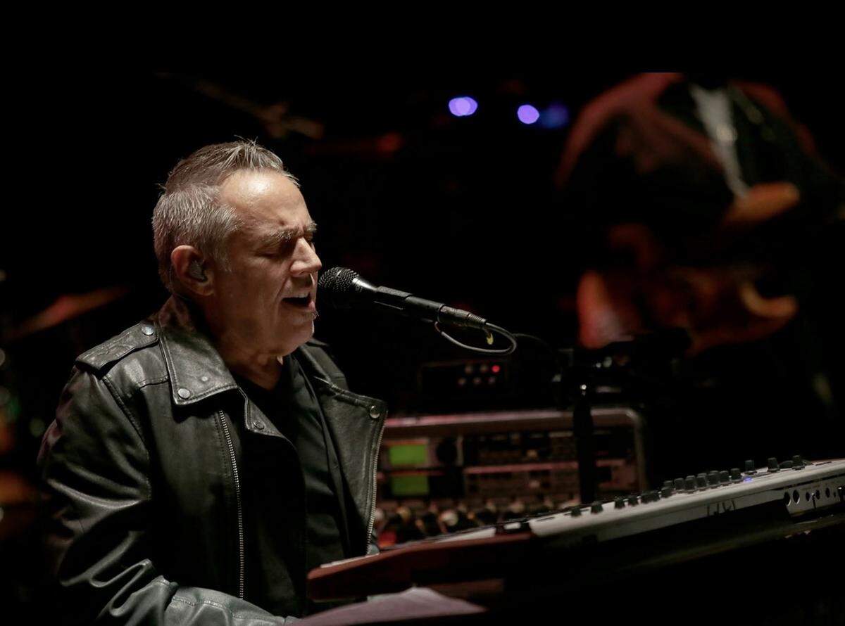 Lerner es uno de los grandes músicos de Latinoamérica y es conocido por hits como “Todo a pulmón”, “Volver a empezar”.