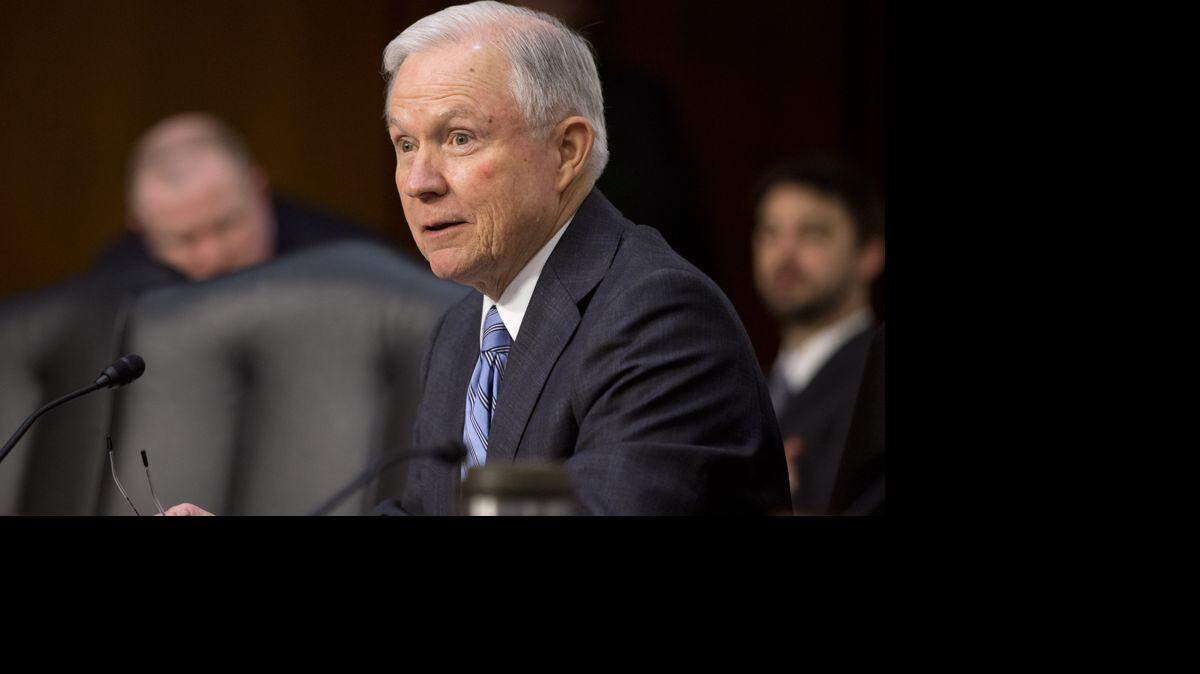 El senador Jeff Sessions, de Alabama, designado como fiscal general en una foto de archivo-AP 